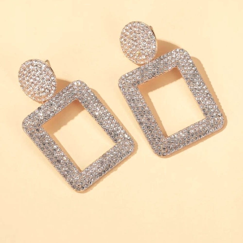 BRAND NEW Gold Rhinestone Earrings